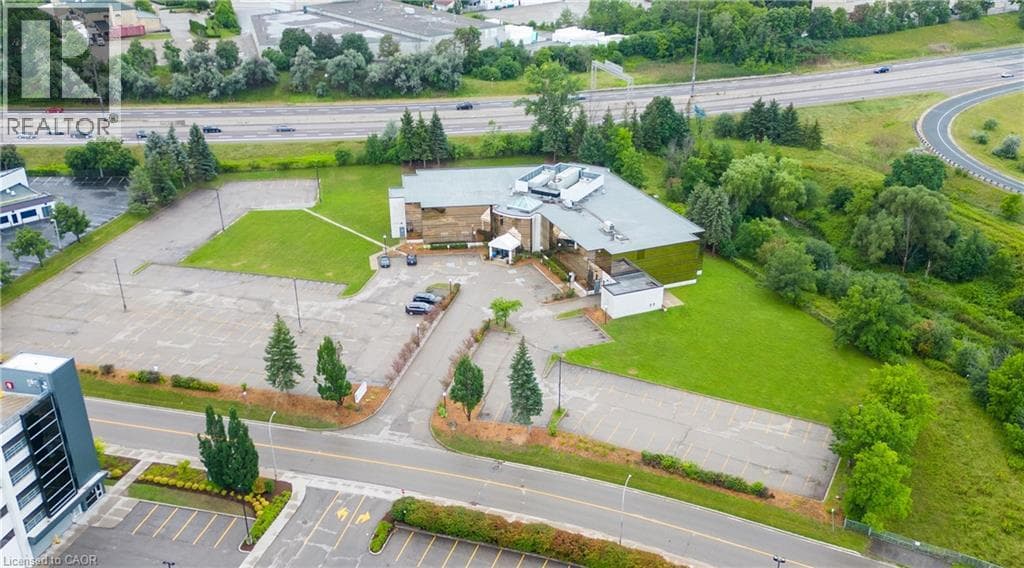 575 RIVERBEND Drive Unit# 1B — photo 3