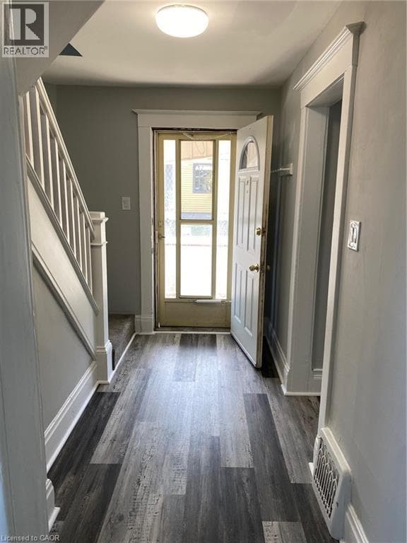 246 MADISON Avenue S — photo 2