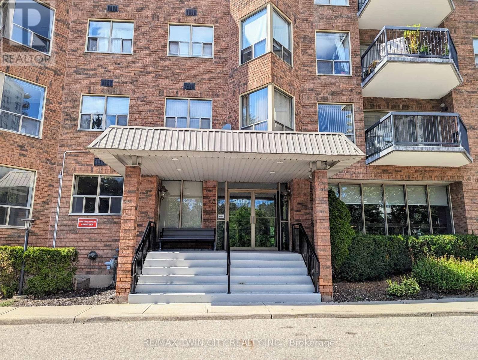 407 - 300 KEATS WAY — photo 3