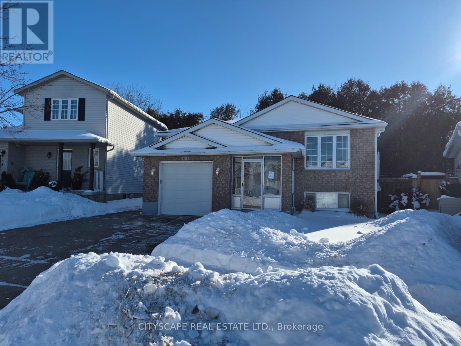 60 CASTLEWOOD PLACE — photo 1