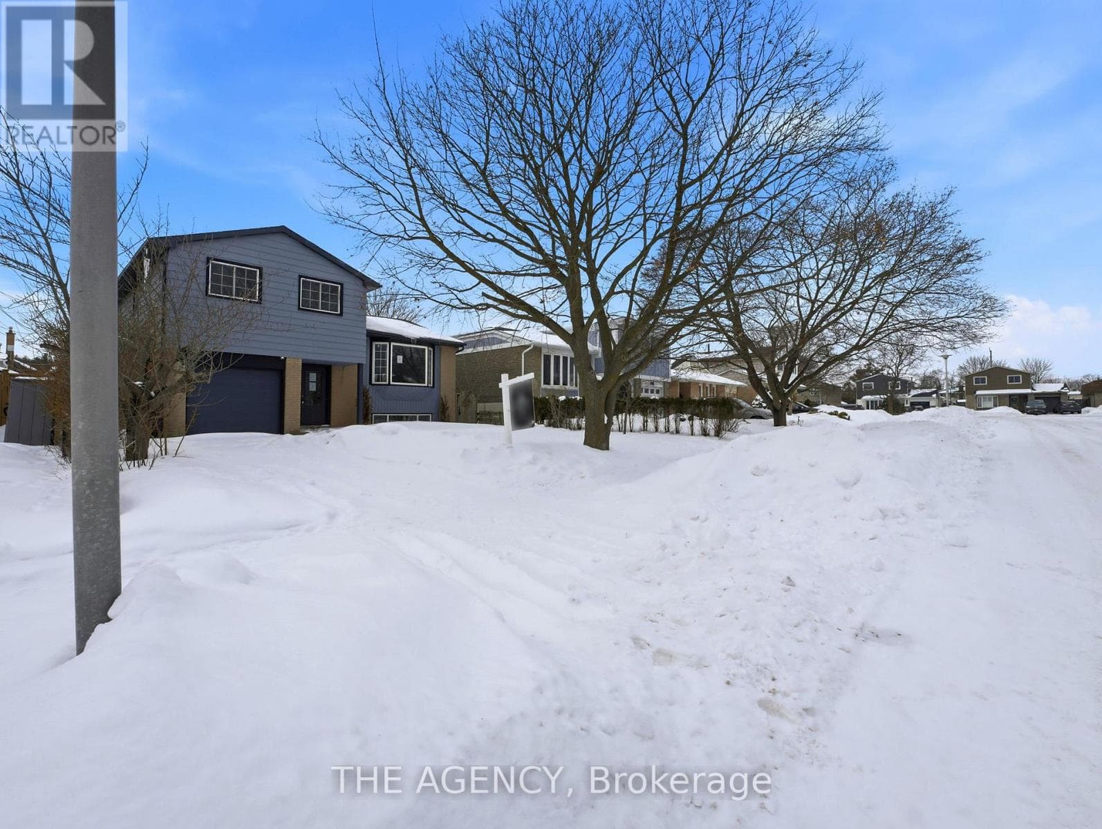 1236 AVONLEA ROAD — photo 2