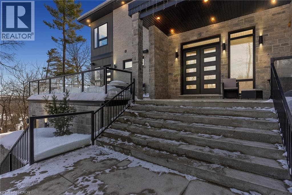 111 GRAND RIDGE Drive — photo 3