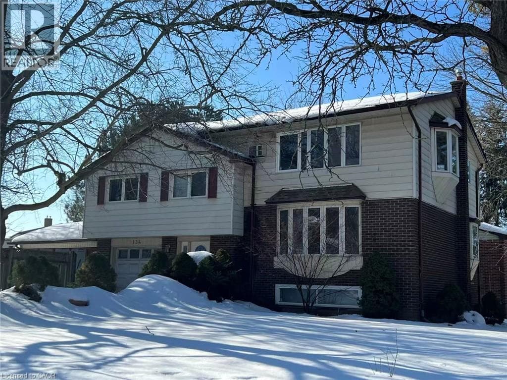 134 GREENBRIER Drive — photo 1