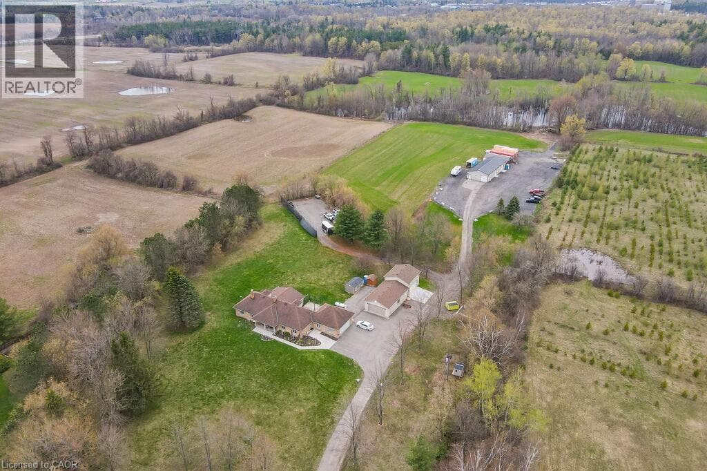 4290 VICTORIA Road S — photo 1