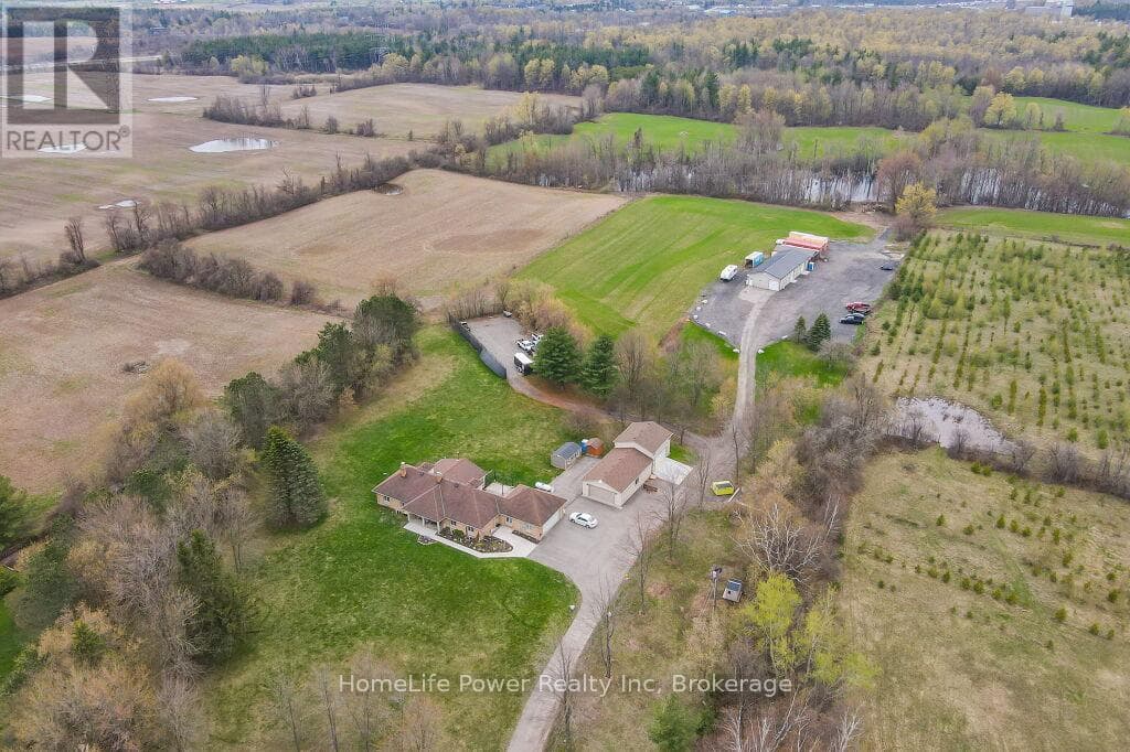 4290 VICTORIA ROAD S — photo 1