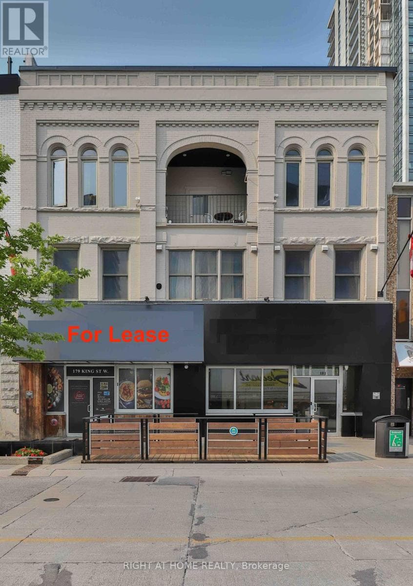 179 KING STREET W — photo 3