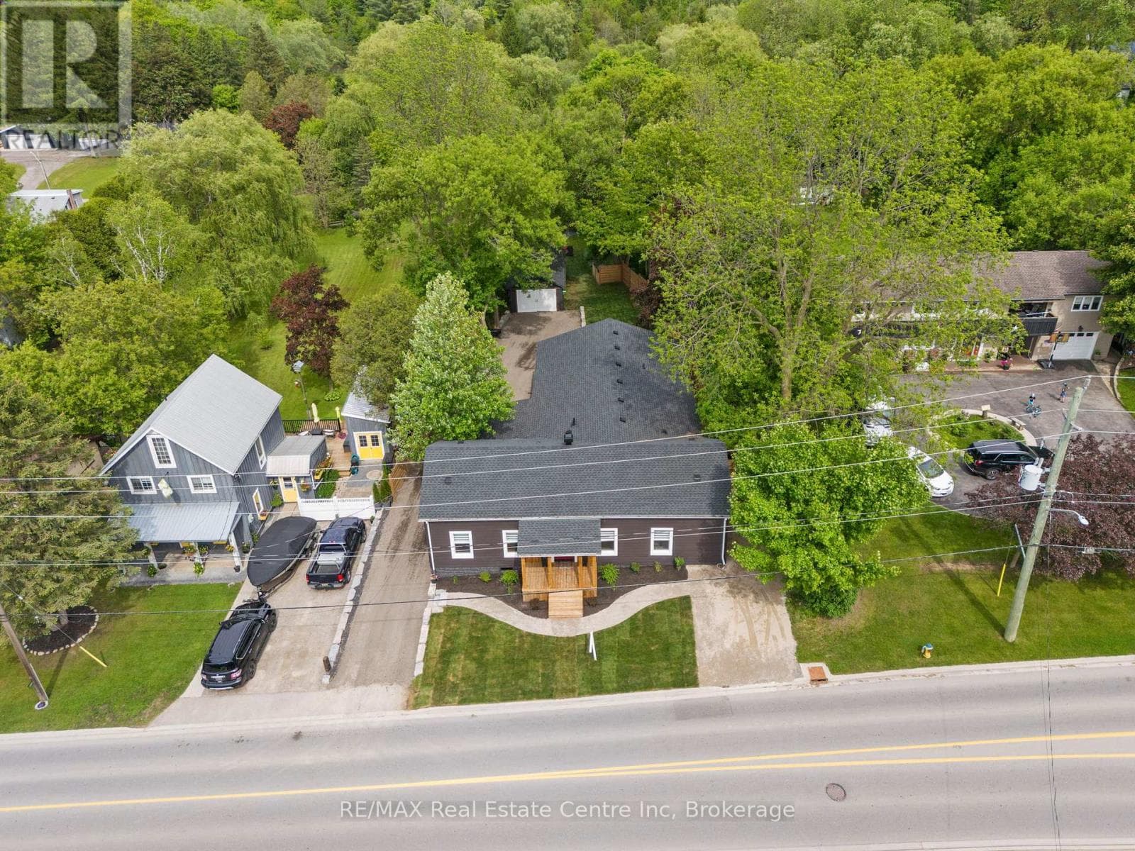 1283 SWAN STREET — photo 1