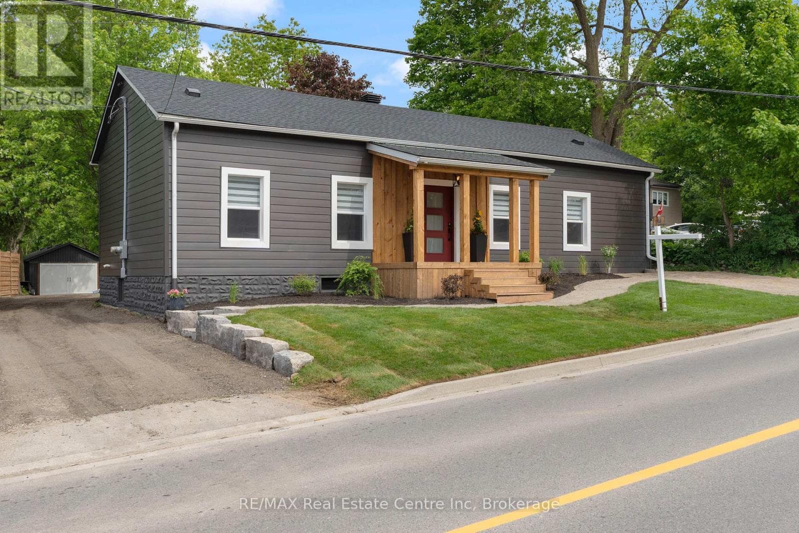 1283 SWAN STREET — photo 2