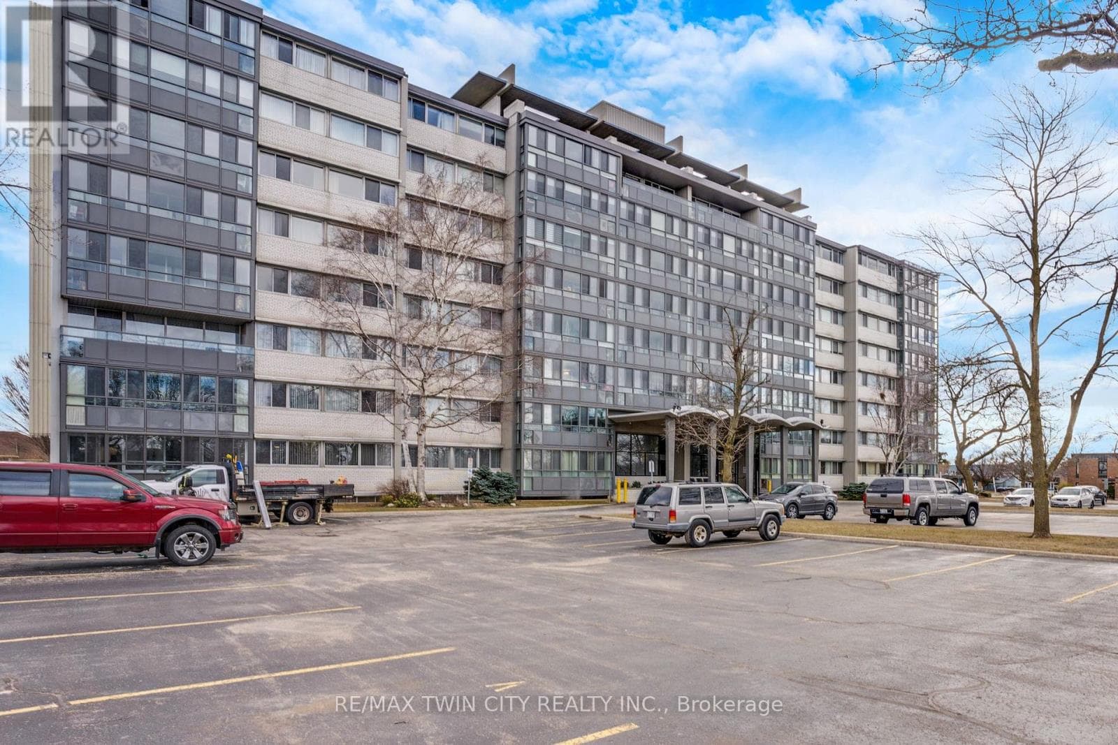 708 - 24 MIDLAND DRIVE — photo 3