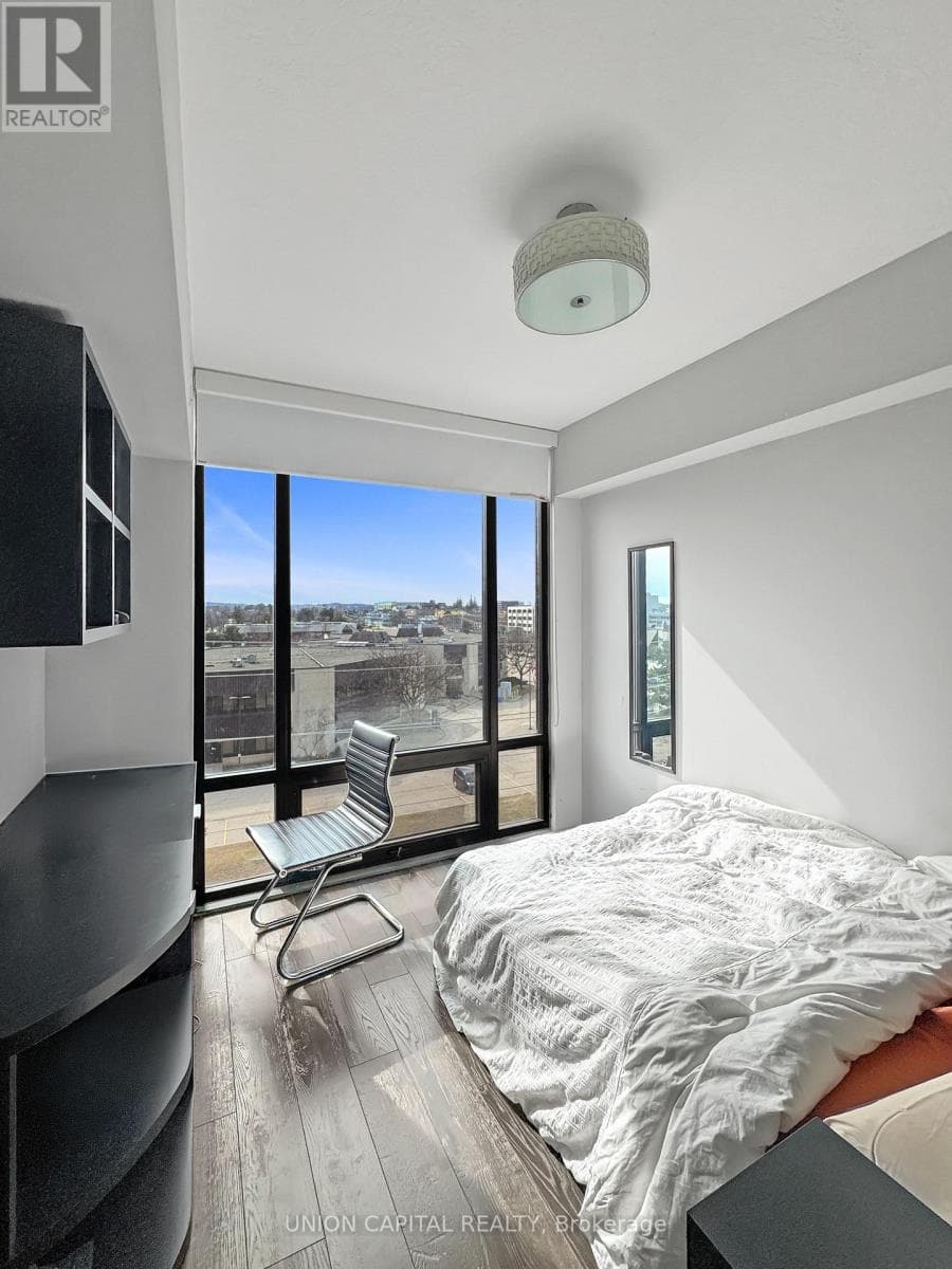 CP618 - 330 PHILLIP STREET — photo 3
