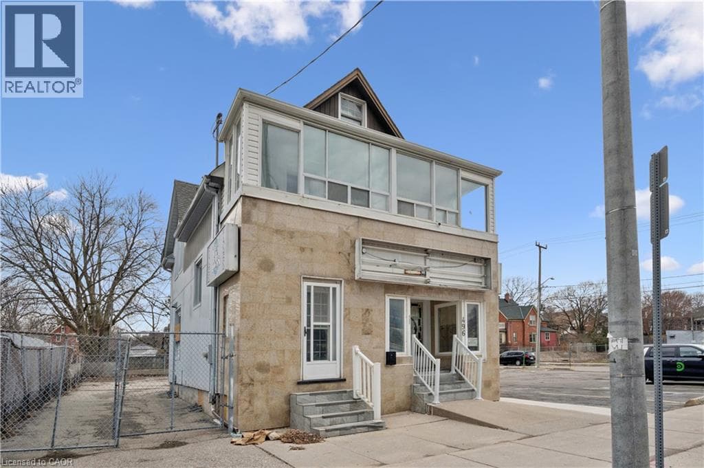 496 KING Street E — photo 3
