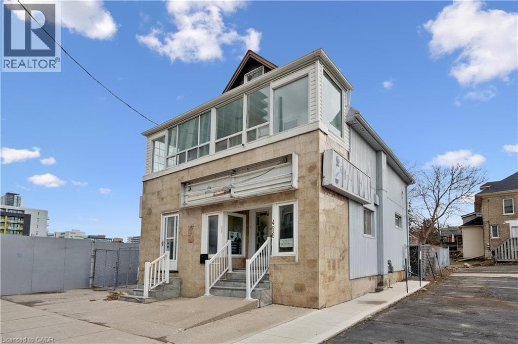 496 KING Street E — photo 2