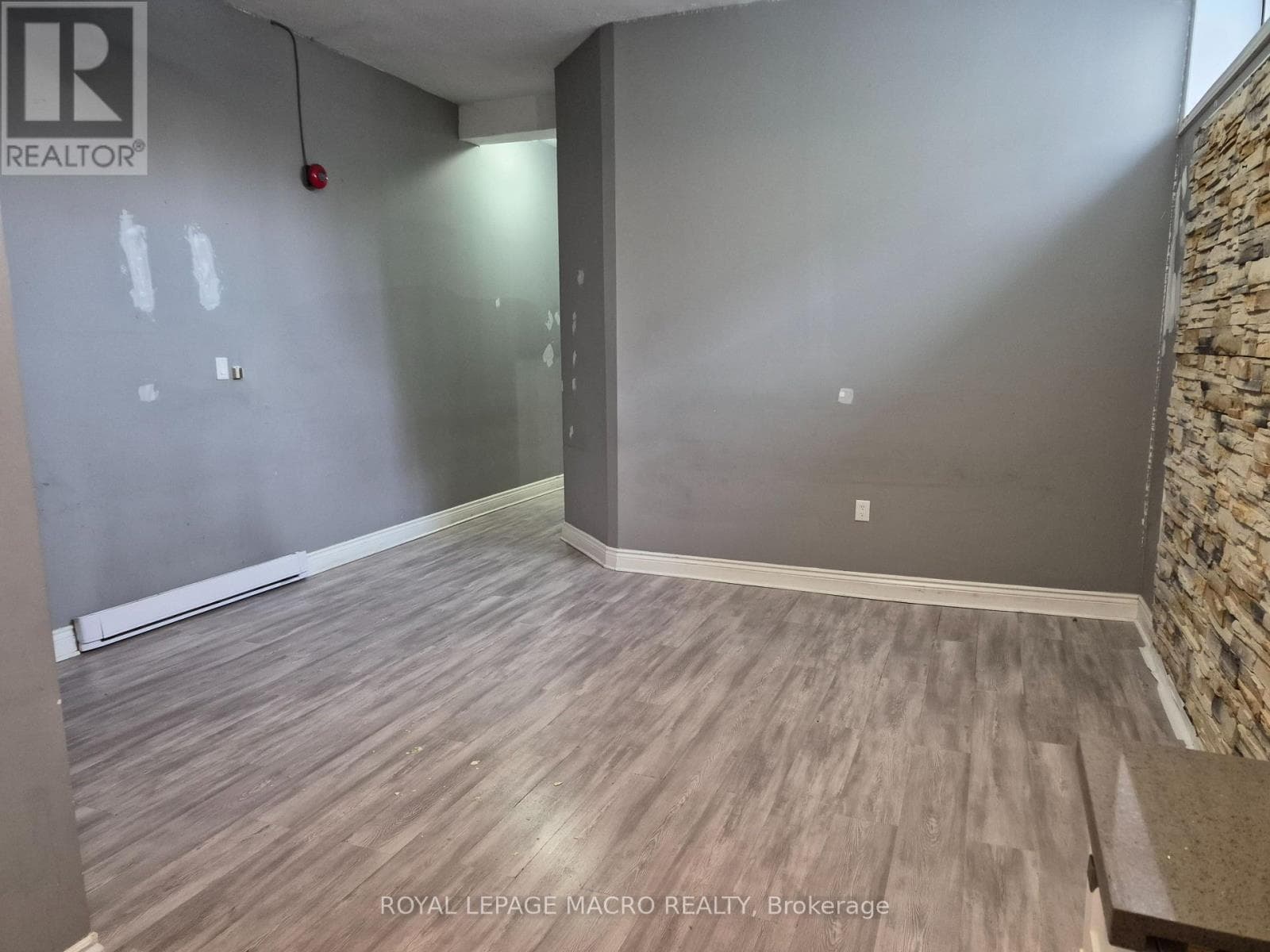 101 - 624 KING STREET E — photo 2