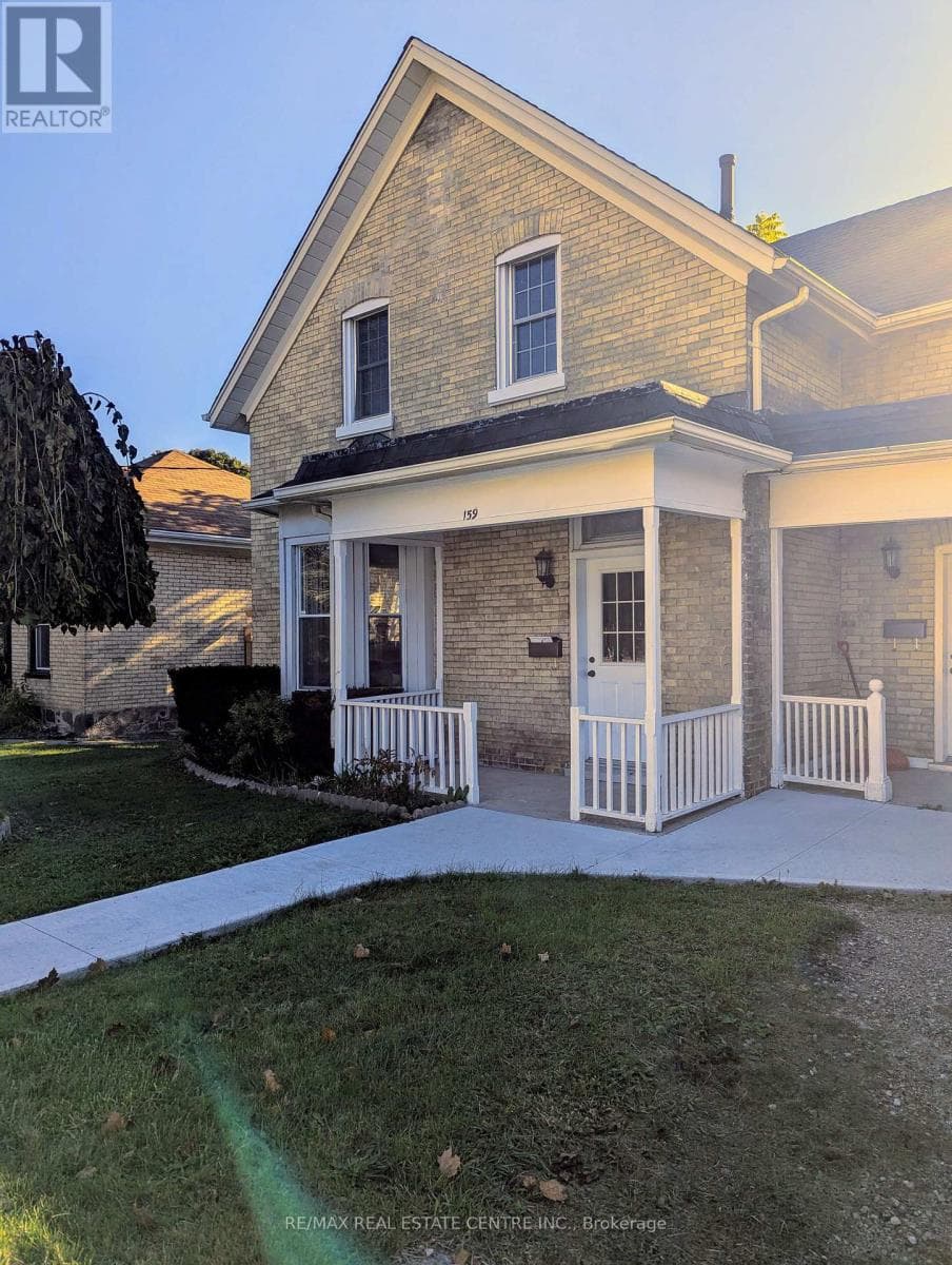 159 WELLINGTON STREET — photo 2