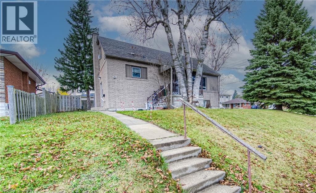 119 WALKER Street — photo 3