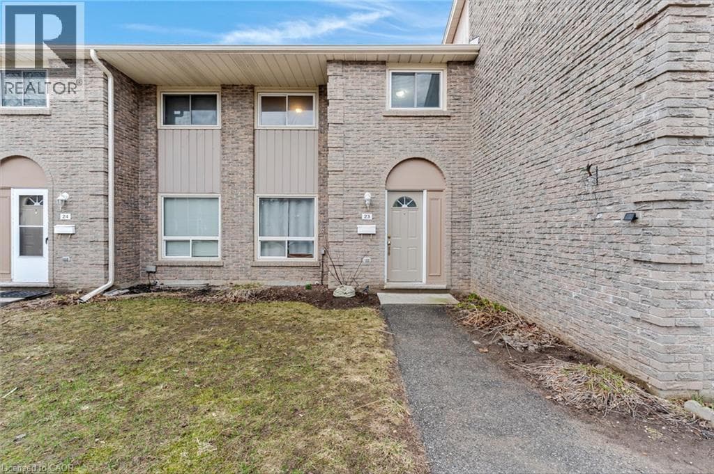 25 UPPER CANADA Drive Unit# 23 — photo 2