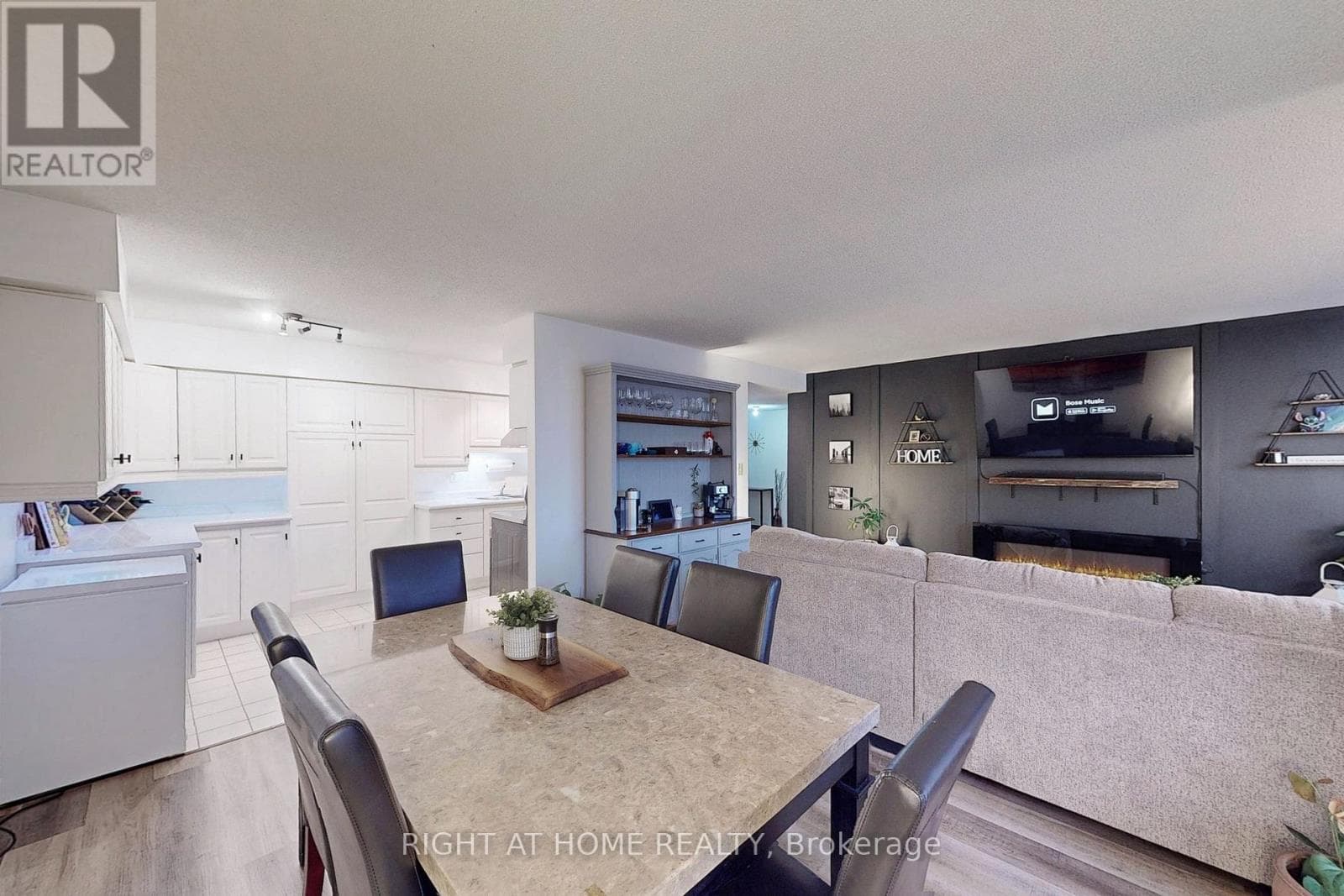 403 - 688 PRESTON PARKWAY — photo 2