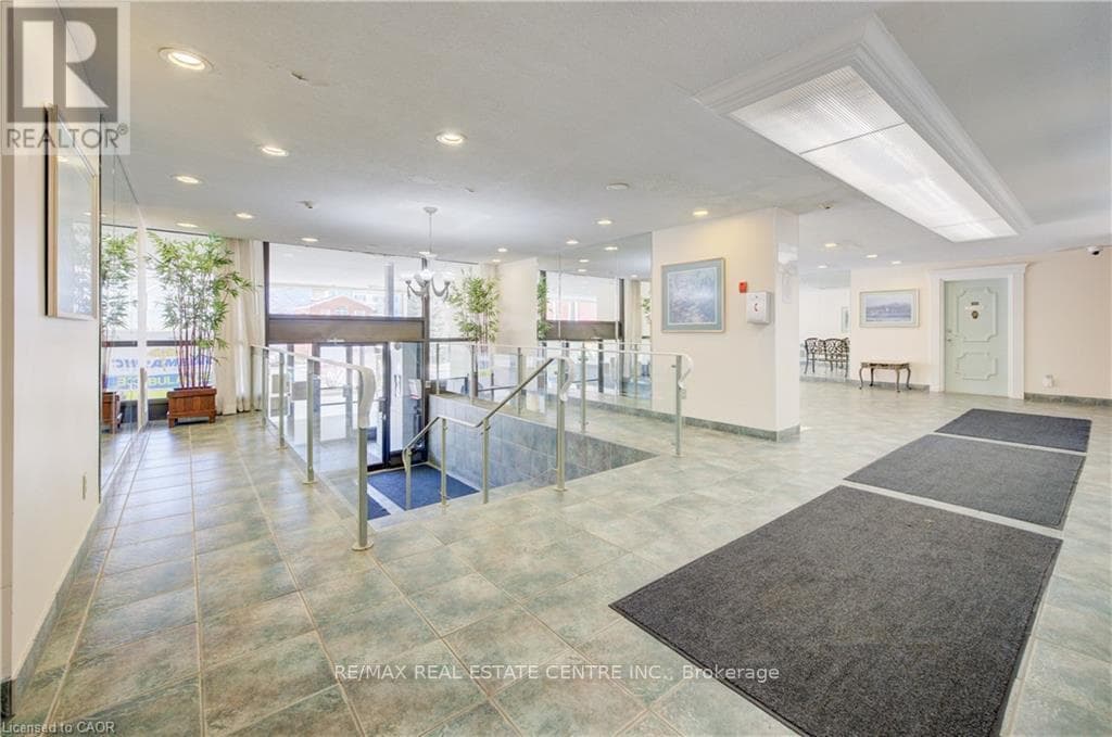 1406 - 81 CHURCH STREET — photo 2