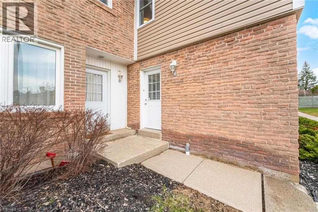 50 WESTMOUNT Road W Unit# 20 — photo 2