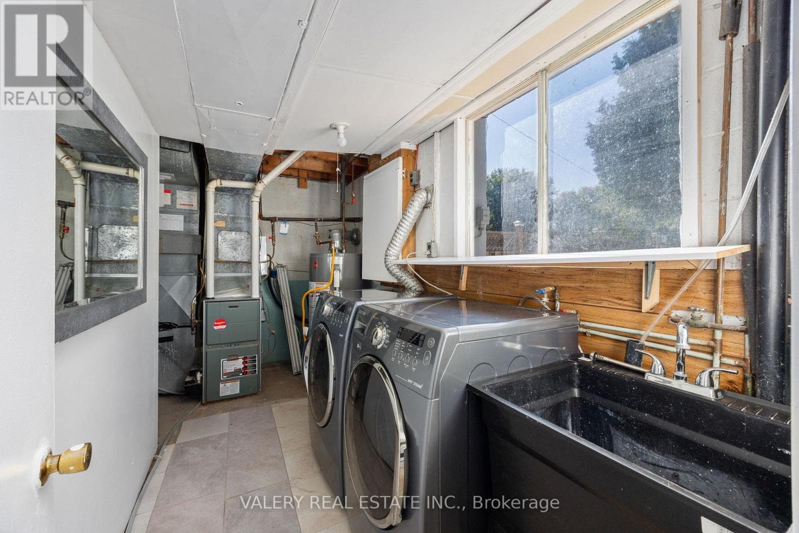 2 - 48 CLARENCE STREET — photo 3