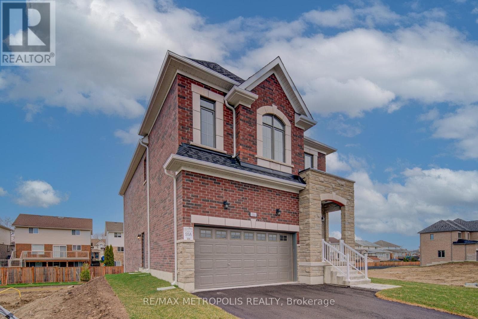 100 MOSS DRIVE — photo 3