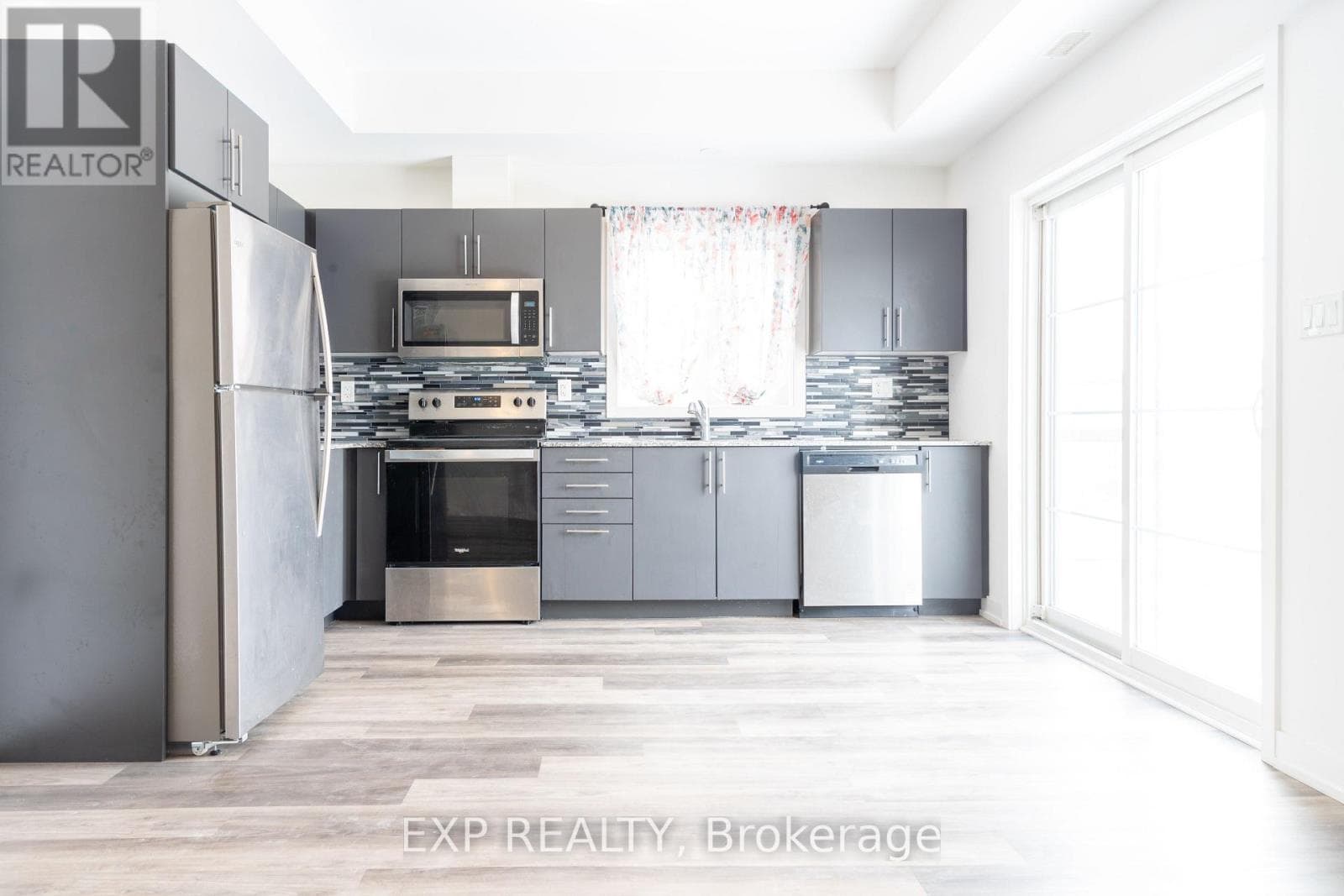 40 - 205 WEST OAK TRAIL — photo 2