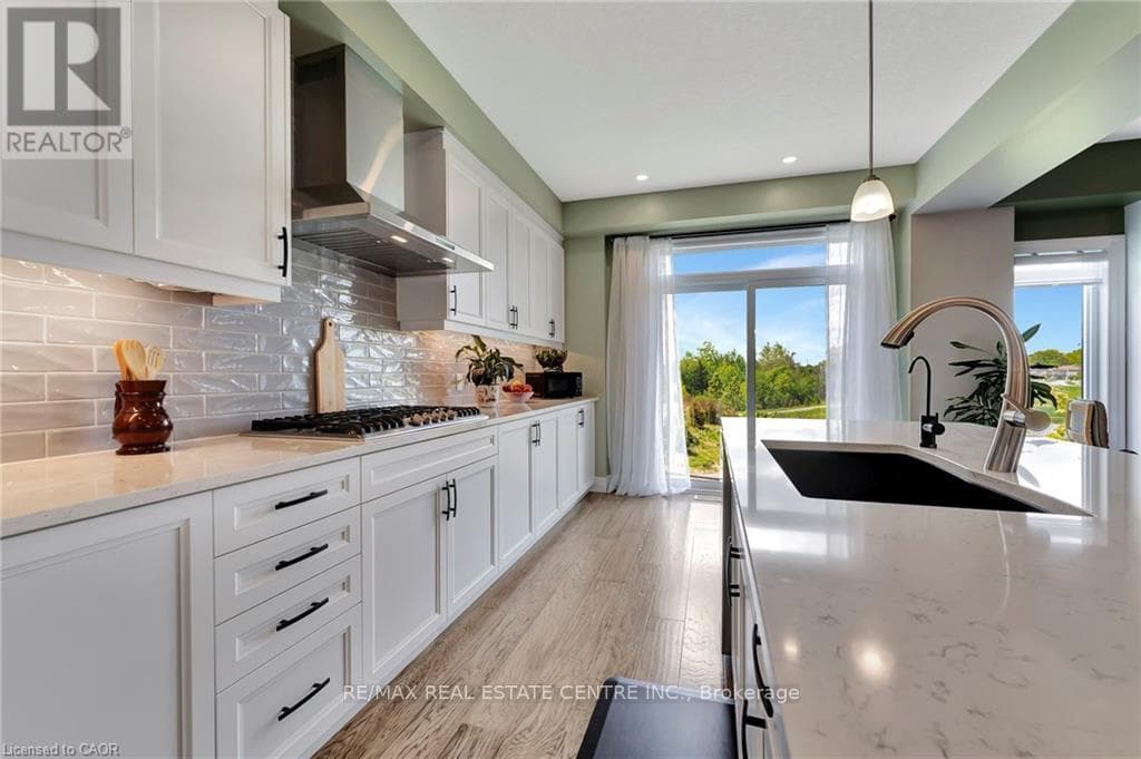 6 - 32 FAITH STREET — photo 2