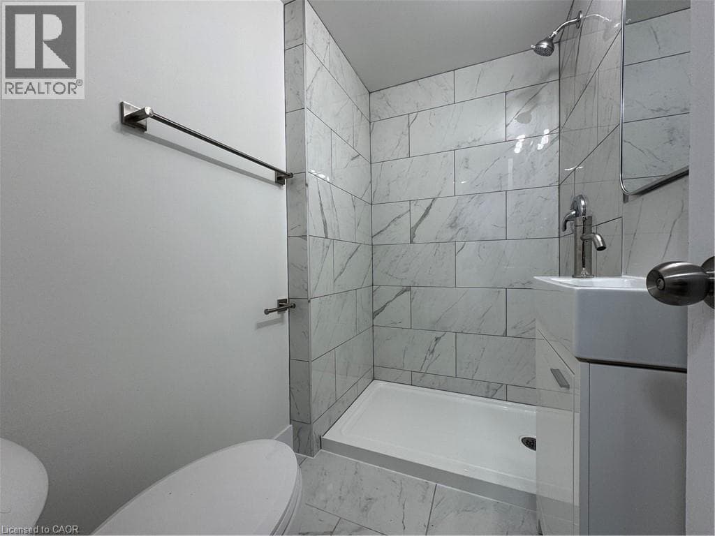 12 ARROWHEAD Place Unit# Lower — photo 3