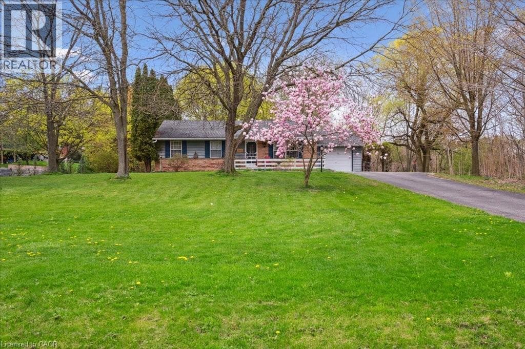 39 BANNOCKBURN Road — photo 2