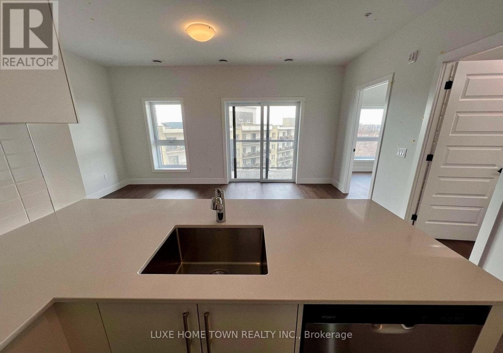 606 - 1000 LACKNER PLACE — photo 1