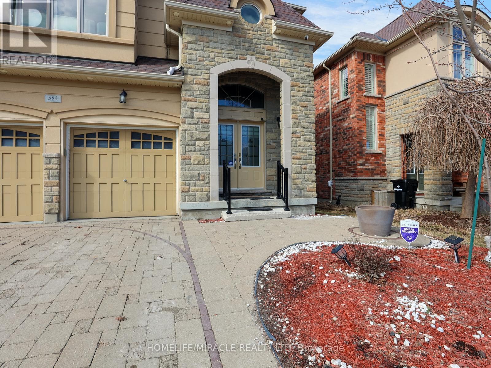 584 PINERY TRAIL — photo 3
