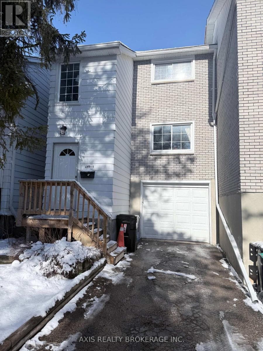 5 - 649 ALBERT STREET — photo 1