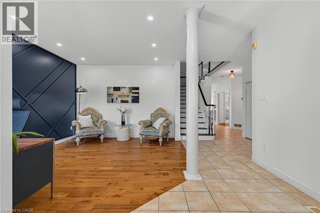 14 HEARTHBRIDGE Street — photo 2
