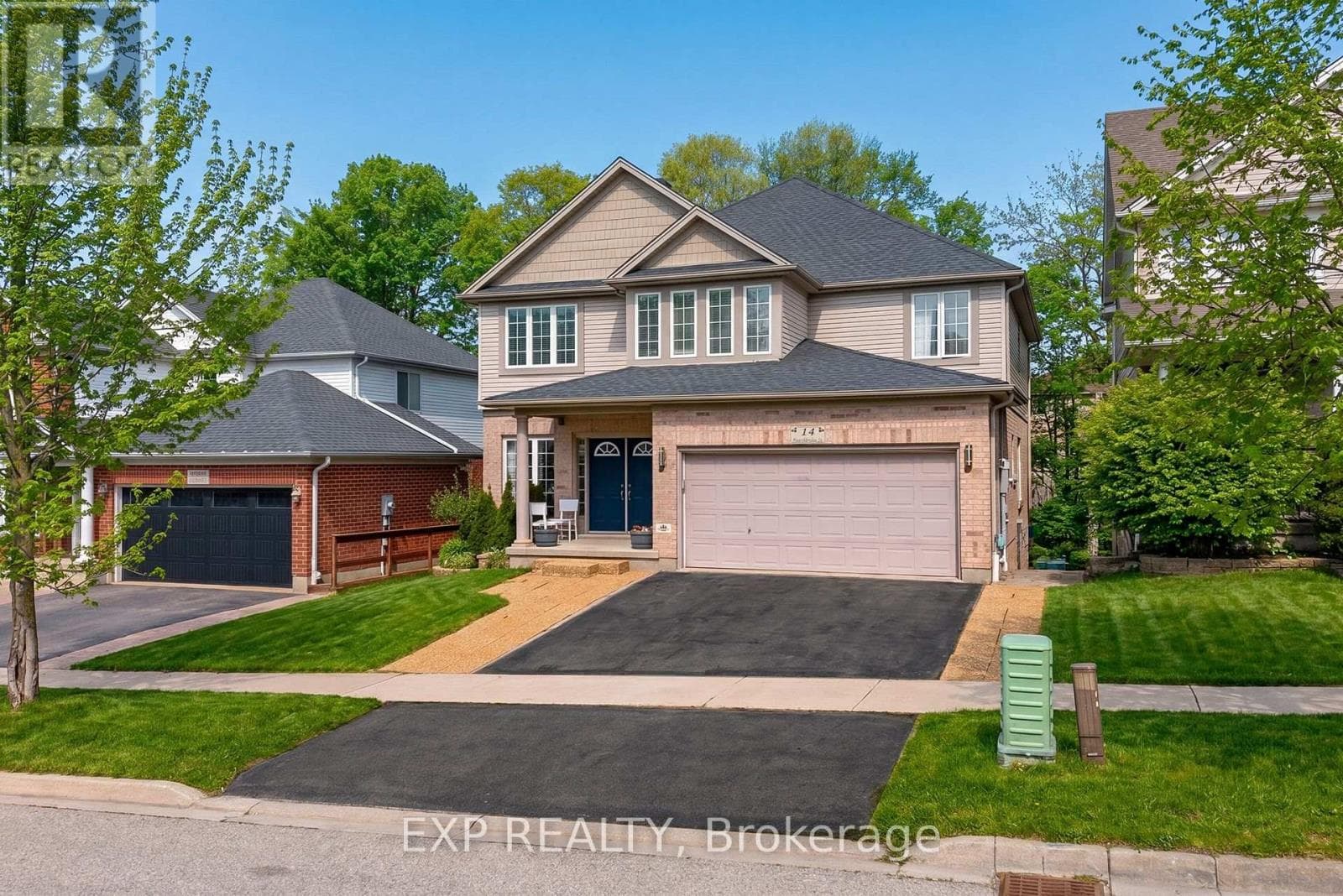 14 HEARTHBRIDGE STREET — photo 1