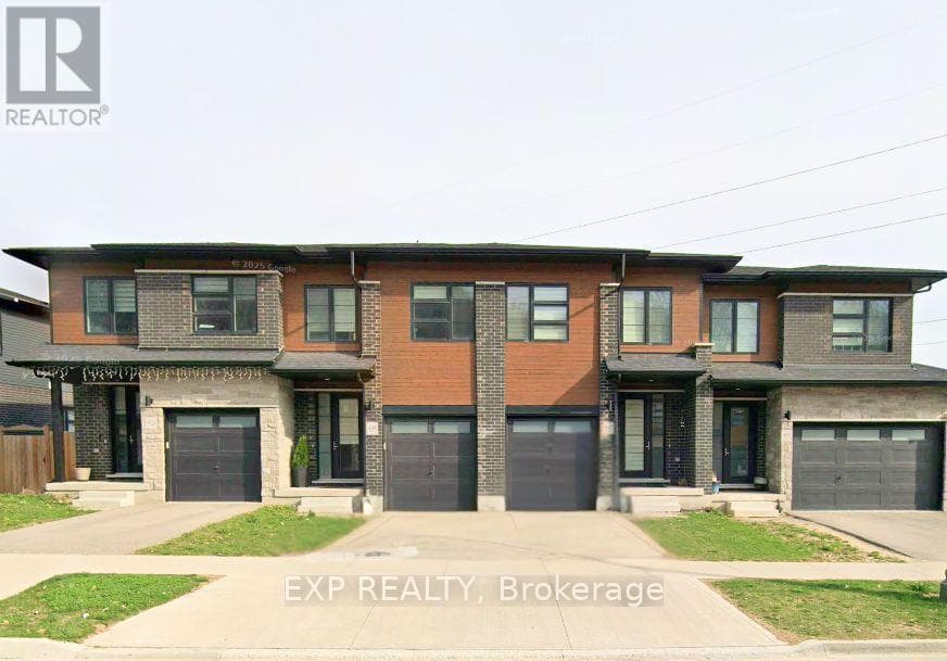 897 ROBERT FERRIE DRIVE — photo 1