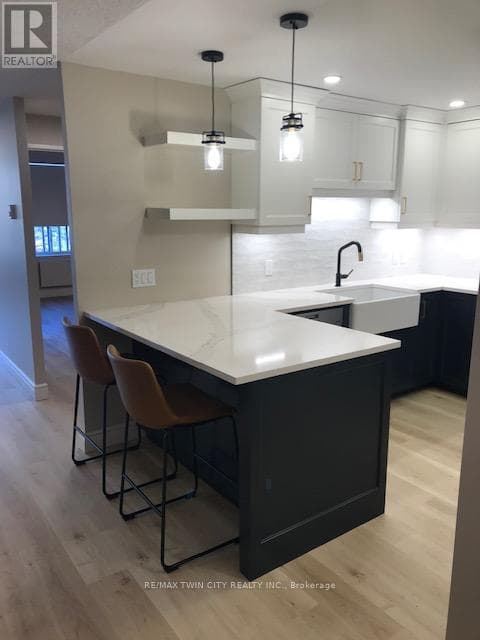 502 - 35 GREEN VALLEY DRIVE — photo 3