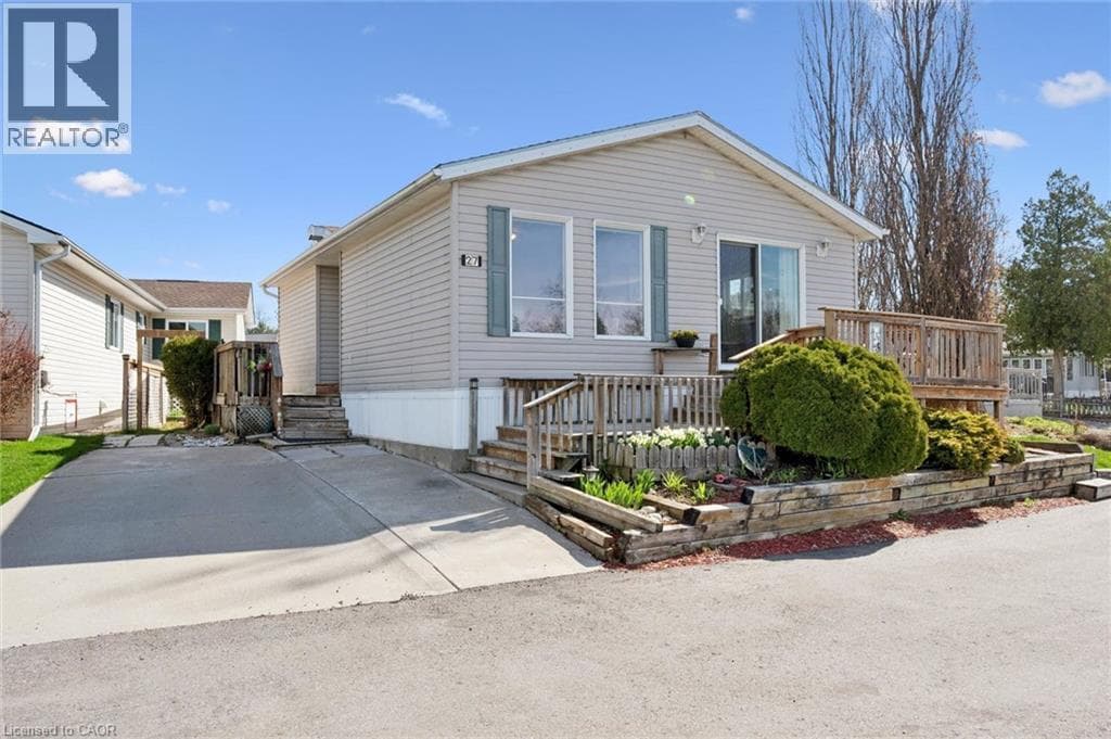 27 TRILLIUM BEACH Drive — photo 2