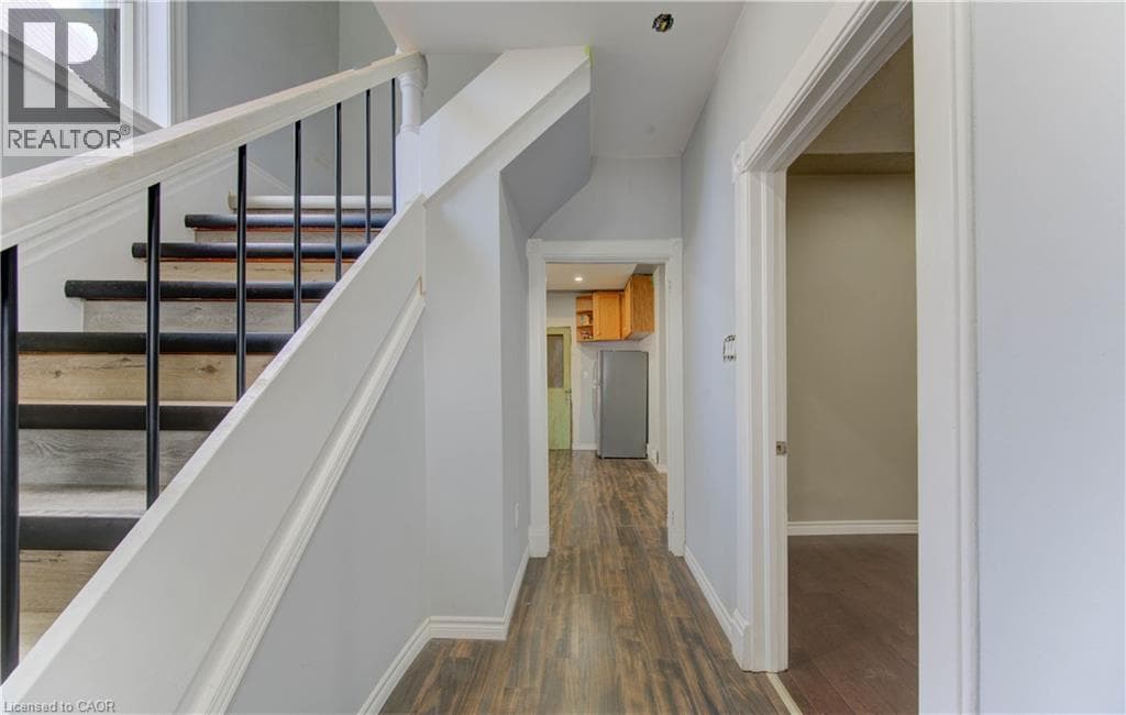 138 COURTLAND Avenue E — photo 3
