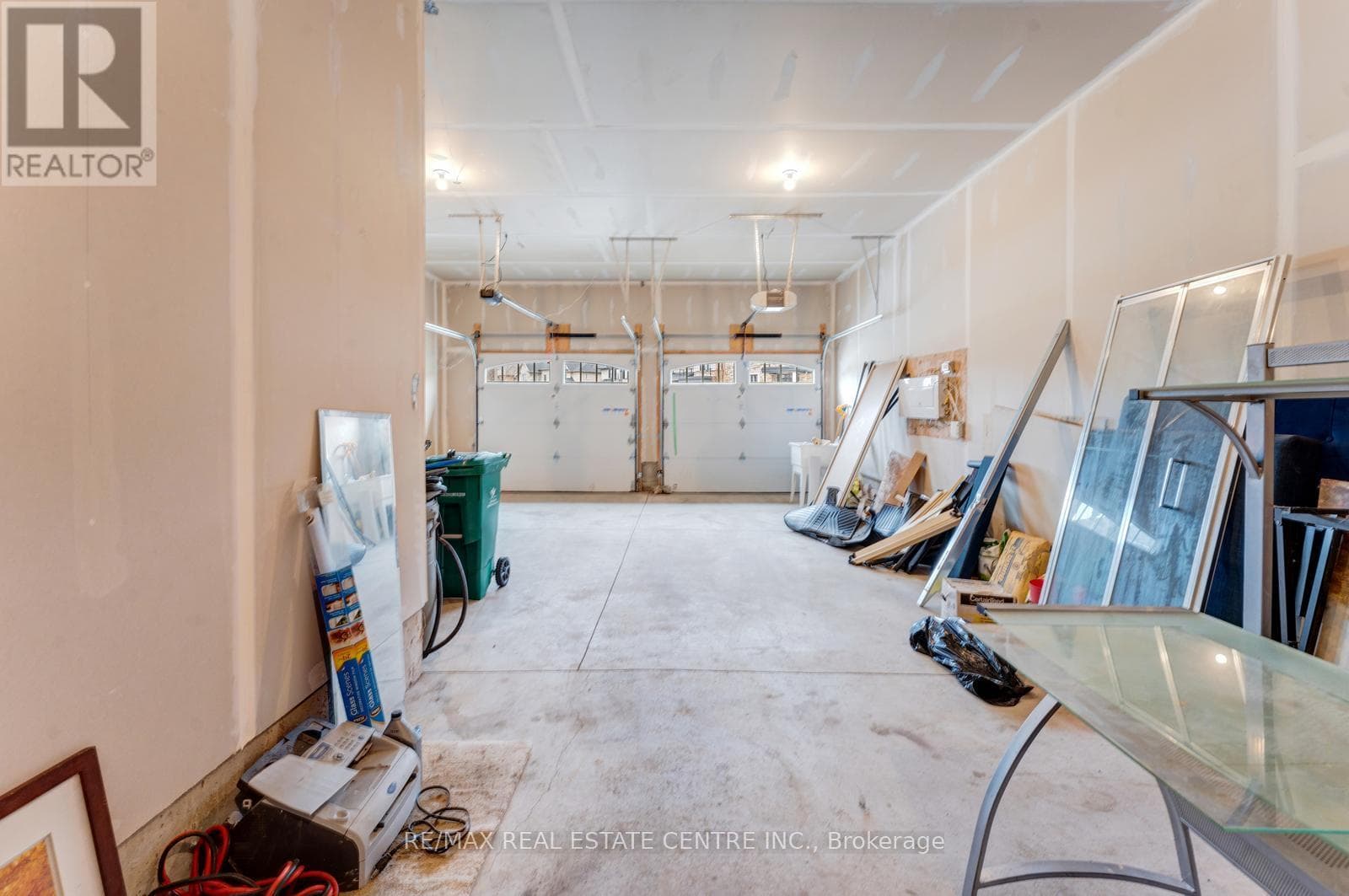 94 PONDCLIFFE DRIVE — photo 3