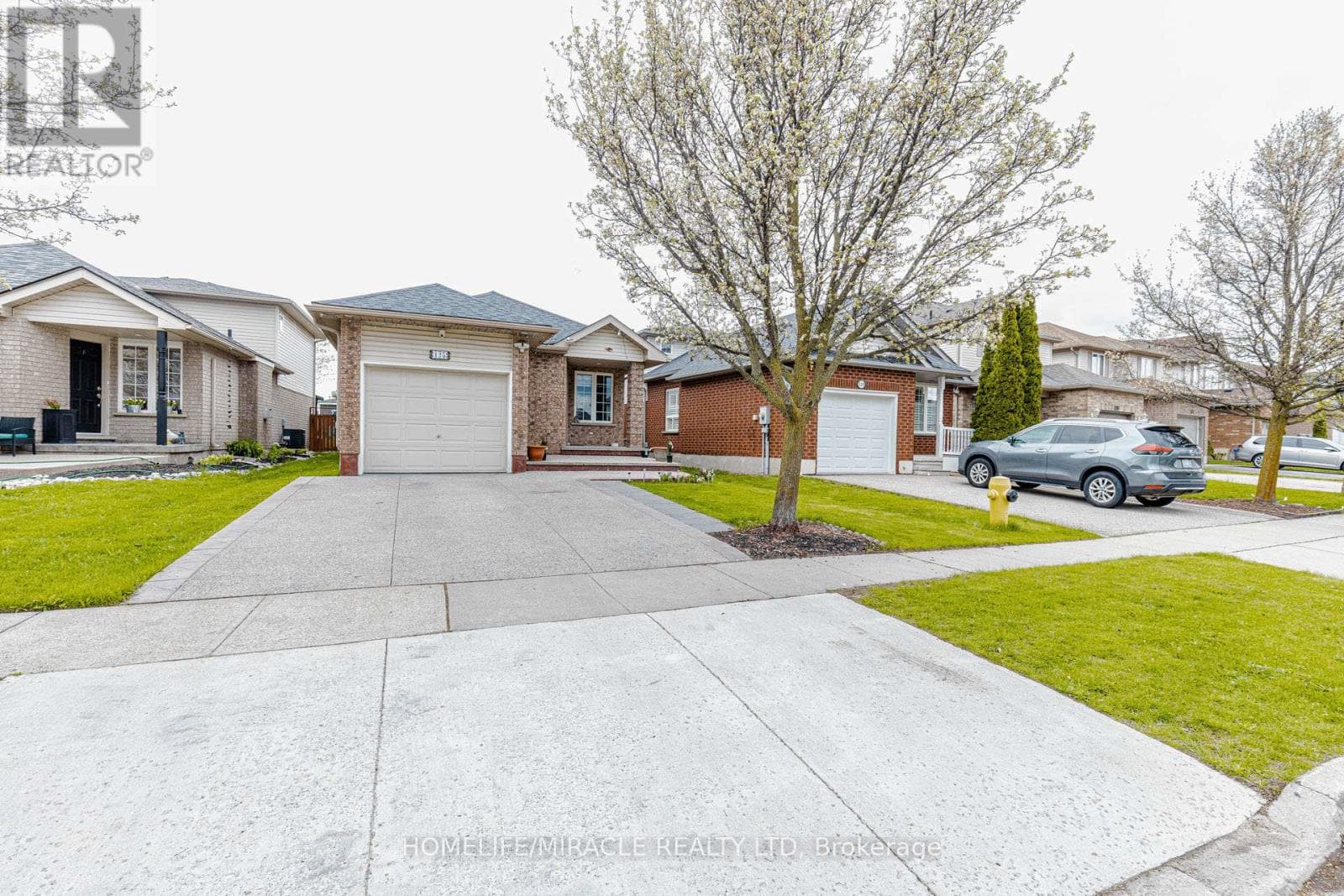 125 HAWKINS DRIVE — photo 2