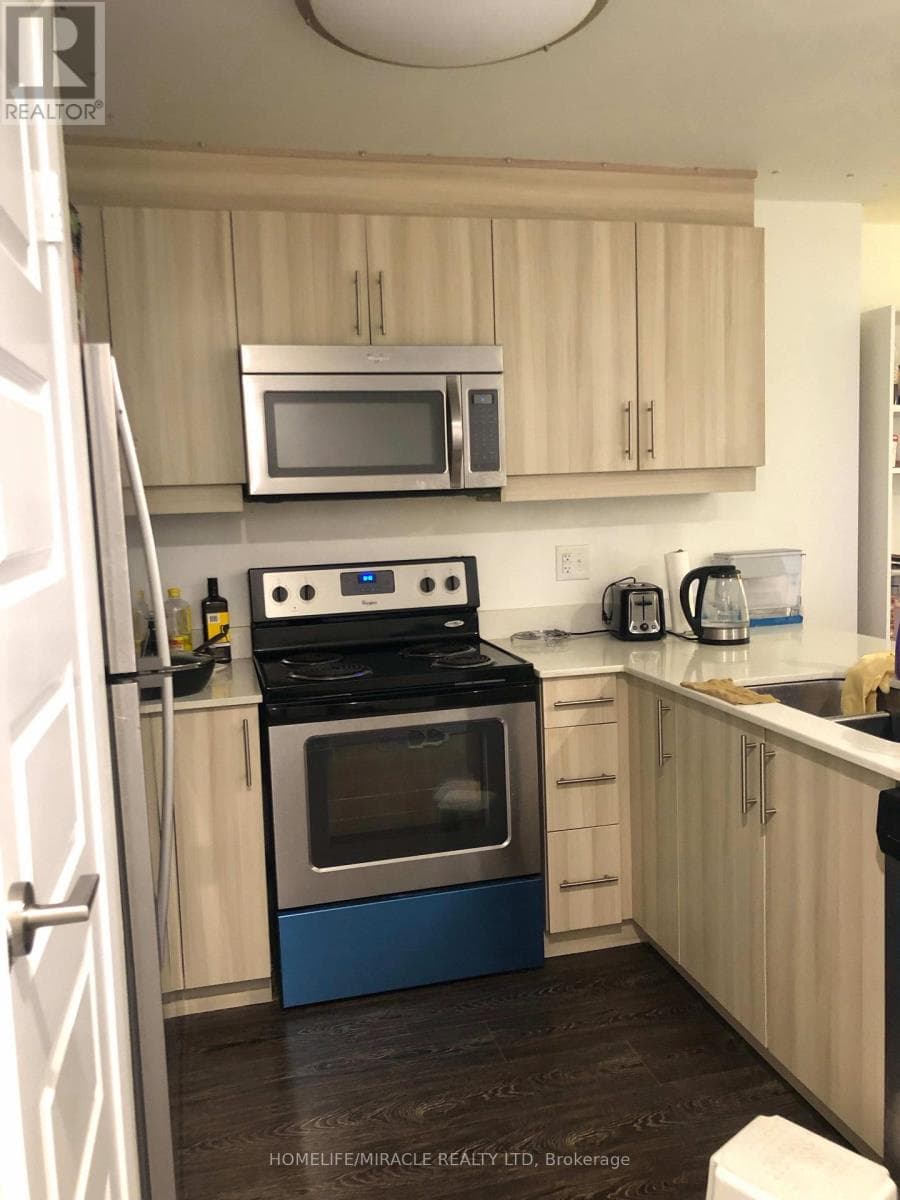 1005 - 158 KING STREET N — photo 1