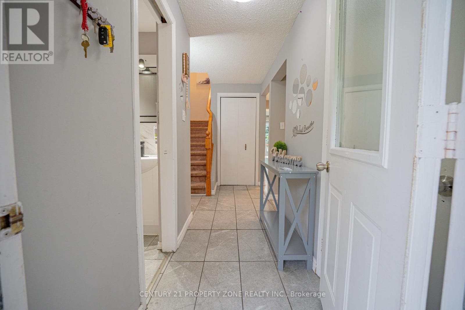 92 HIGHLAND CRESCENT — photo 3