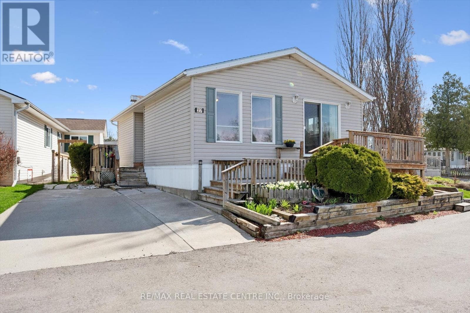 27 TRILLIUM BEACH DRIVE PVT DRIVE — photo 2