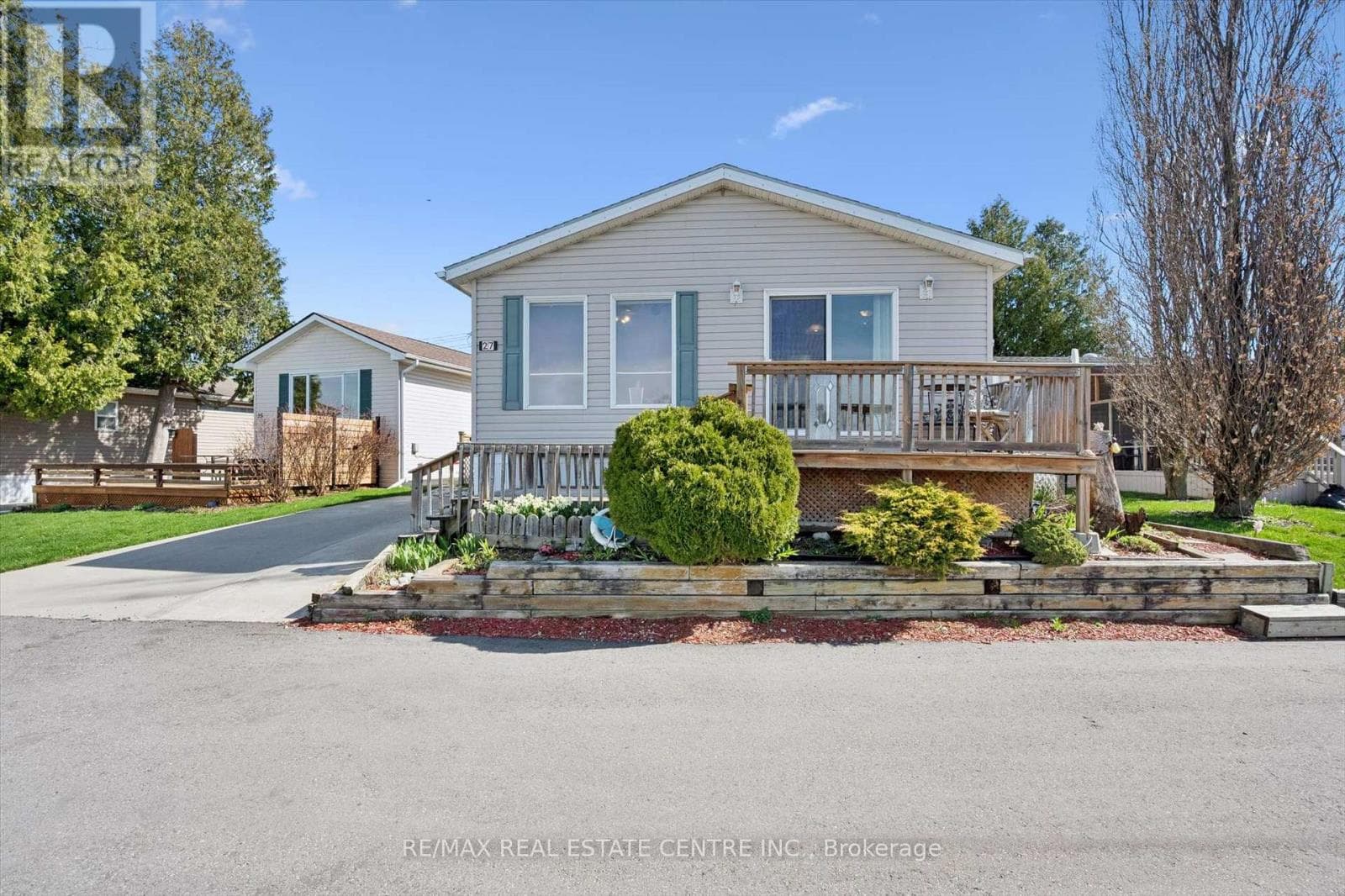 27 TRILLIUM BEACH DRIVE PVT DRIVE — photo 3
