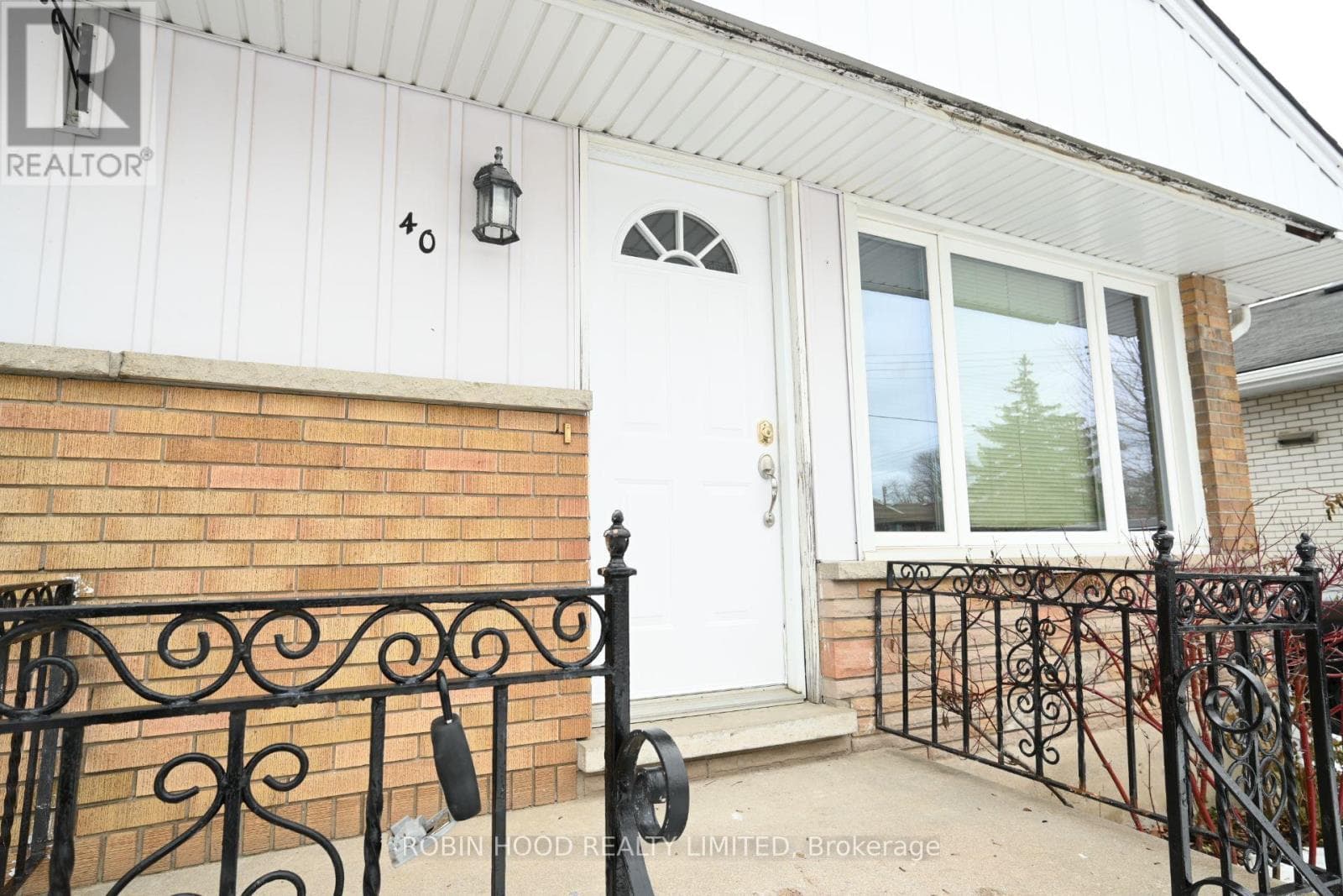 UNIT 1 - 40 WINSLOW DRIVE — photo 3