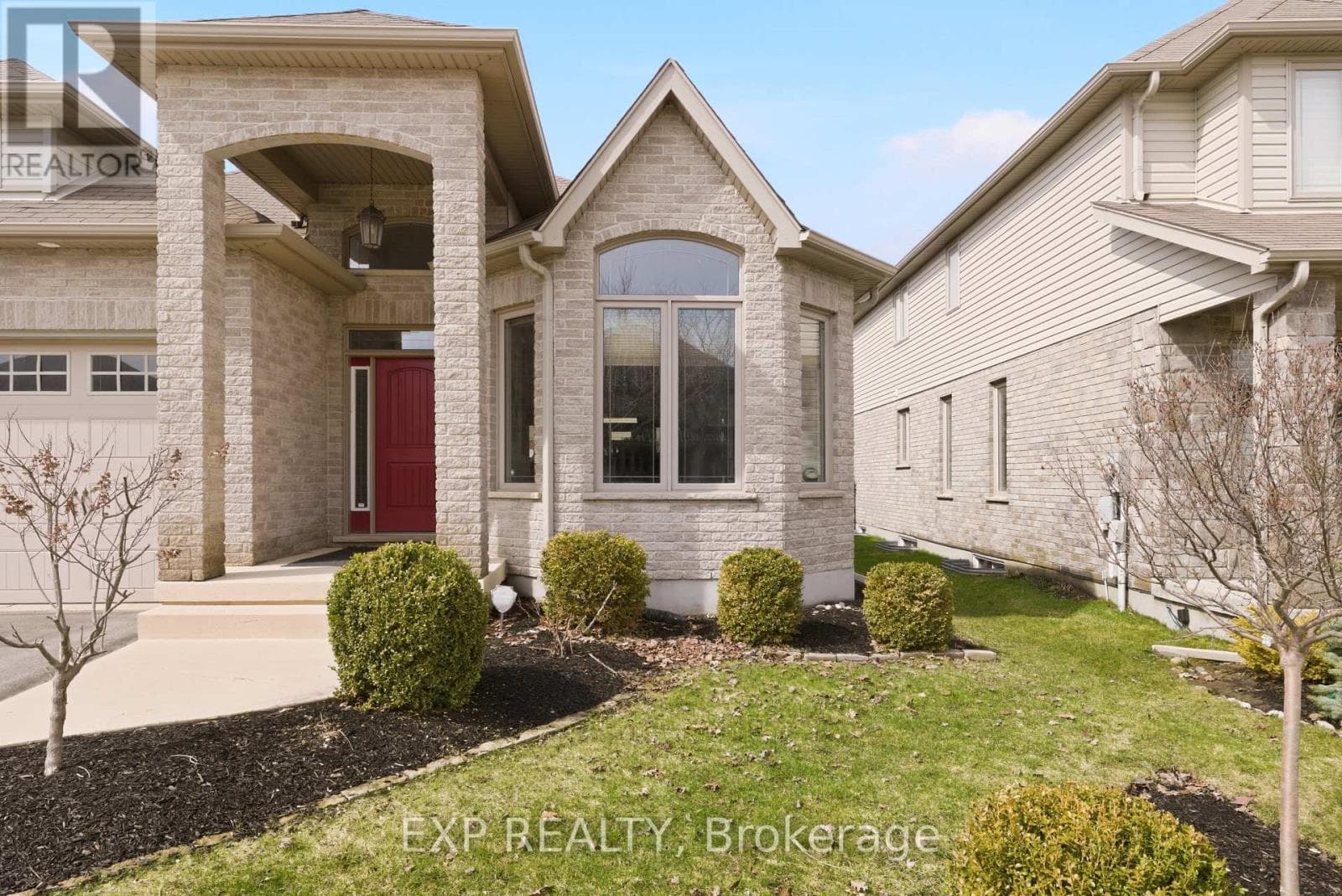 184 TOWNSEND DRIVE — photo 3