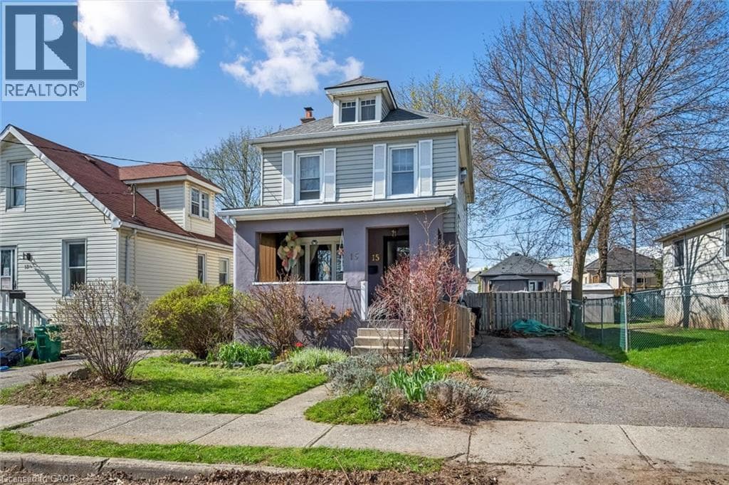15 WATERSIDE Avenue — photo 2