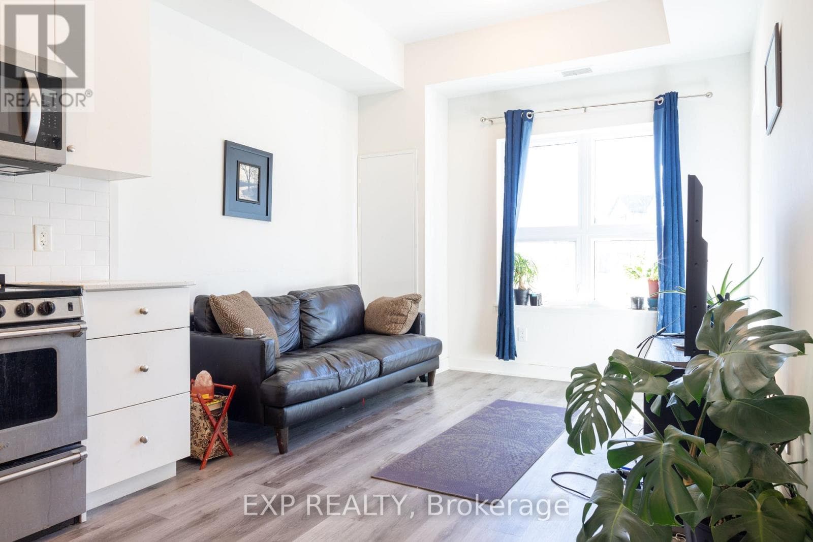 101 - 110 FERGUS AVENUE — photo 3