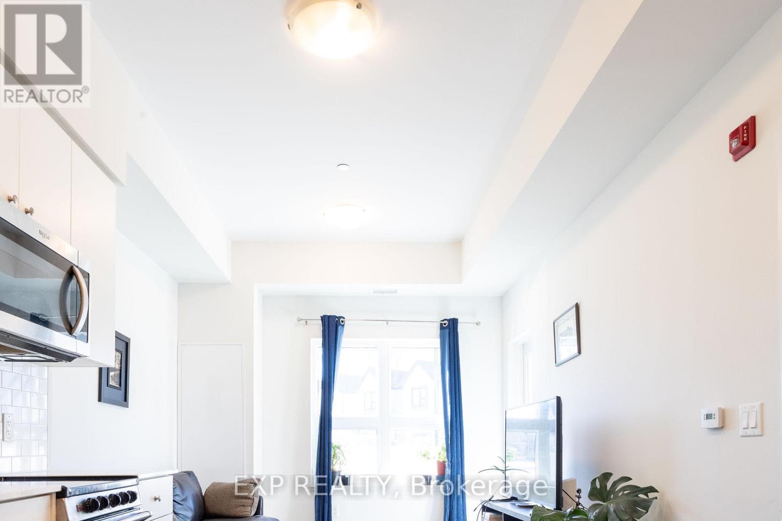 101 - 110 FERGUS AVENUE — photo 2