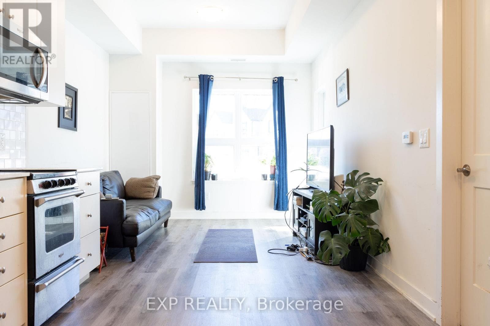 101 - 110 FERGUS AVENUE — photo 1